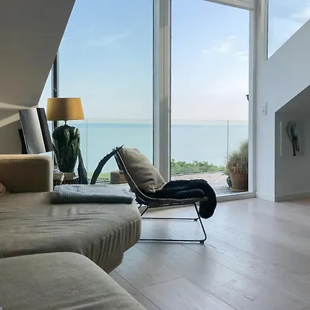 Art And Panoramic View At Trelde Naes Vakantiehuis Fredericia